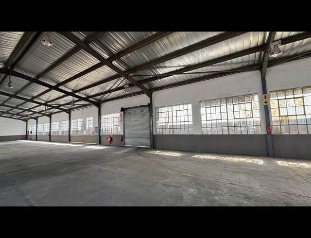 3,720M² WAREHOUSE TO LET IN WYNBERG